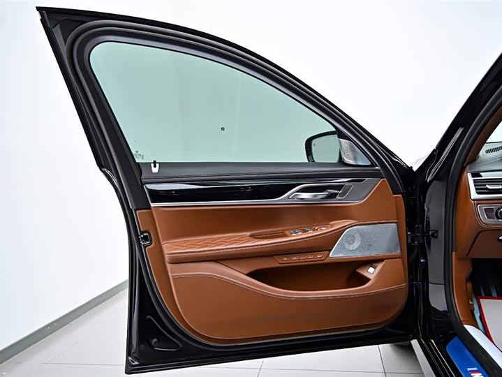 BMW 7-Series 2019 740 Li x Drive M — фото 20