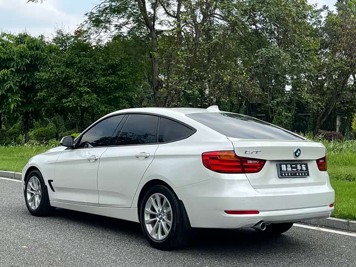 BMW 3-Series 2013 320i Leading — фото 11