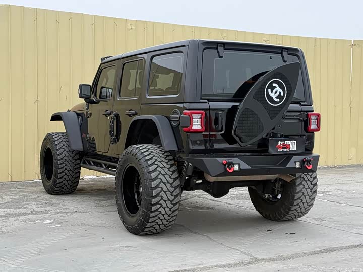 Jeep Wrangler — фото 9