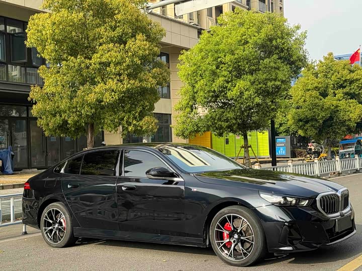 BMW 5 Series 525Li M спортпакет — фото 3