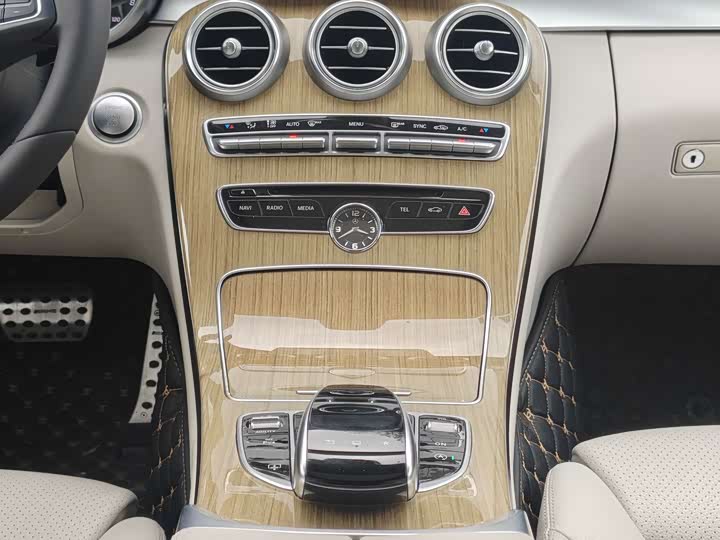 Mercedes-Benz C-Class 2015 C 200 L — фото 18