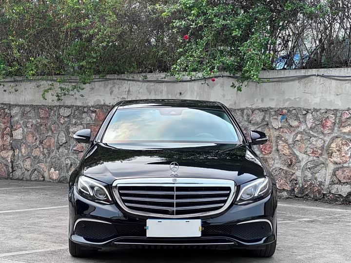 Mercedes-Benz E-Class 2018 E 300 L — фото 2