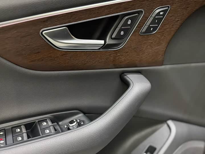 Audi Q7 2020 55 TFSI quattro — фото 3