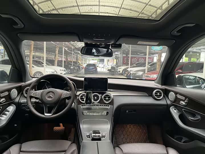 Mercedes-Benz GLC 2017 GLC 260 4 MATIC Luxury — фото 8