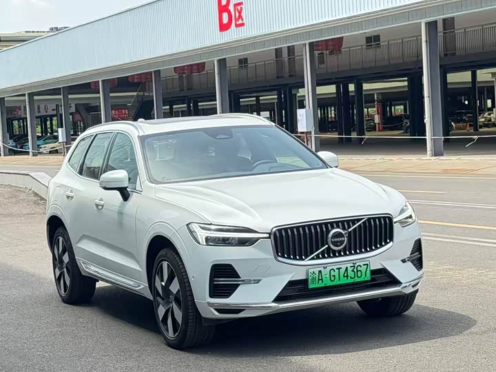 Volvo XC60 Hybrid 2025 Hybrid 4 WD — фото 3