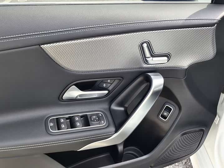 Mercedes-Benz A-Class 2023 A 180 L — фото 12