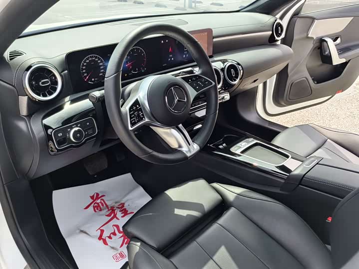 Mercedes-Benz A-Class 2023 A 180 L — фото 20