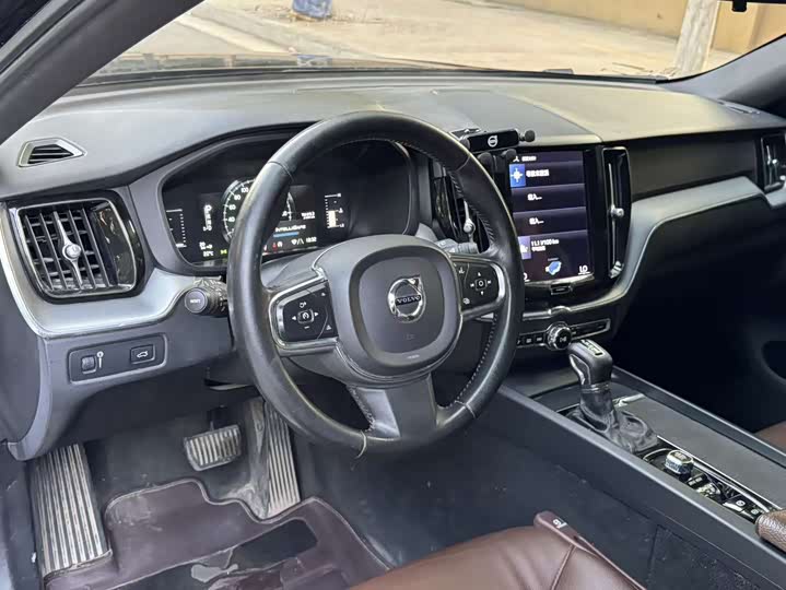 Volvo XC60 2021 T 5 4 WD — фото 7