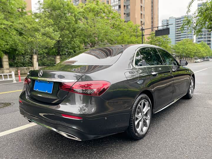 Mercedes-Benz E-Class 2022 E 300 L — фото 7