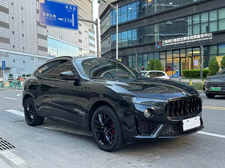 Maserati Levante 2022 3.0 T Modena — фото 3