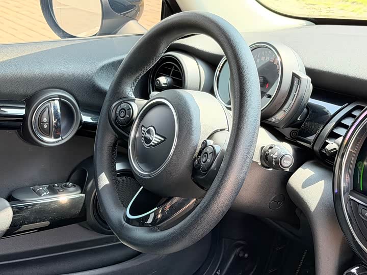 MINI Hatch — фото 14