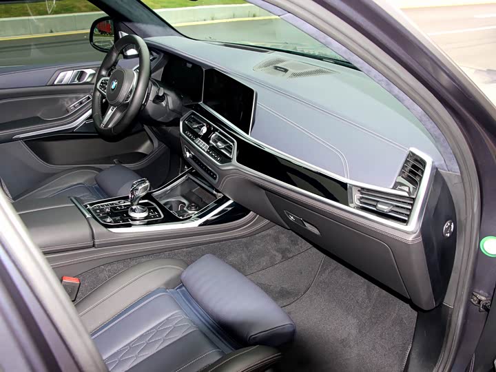 BMW X7 2020 x Drive M 50i — фото 14