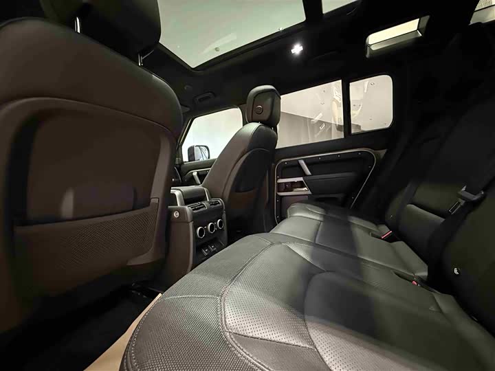 Land Rover Defender — фото 17