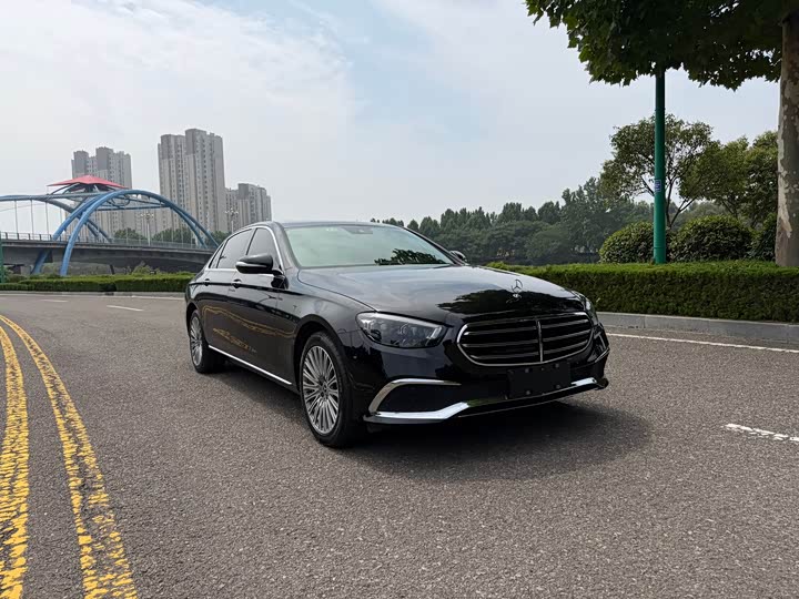 Mercedes-Benz E-Class E 200 L — фото 3