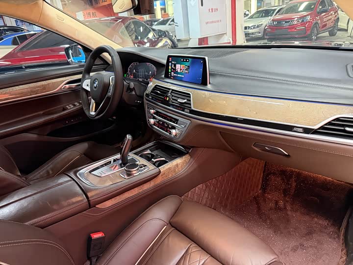 BMW 7 Series 740Li продвинутая люкс-пакет — фото 20