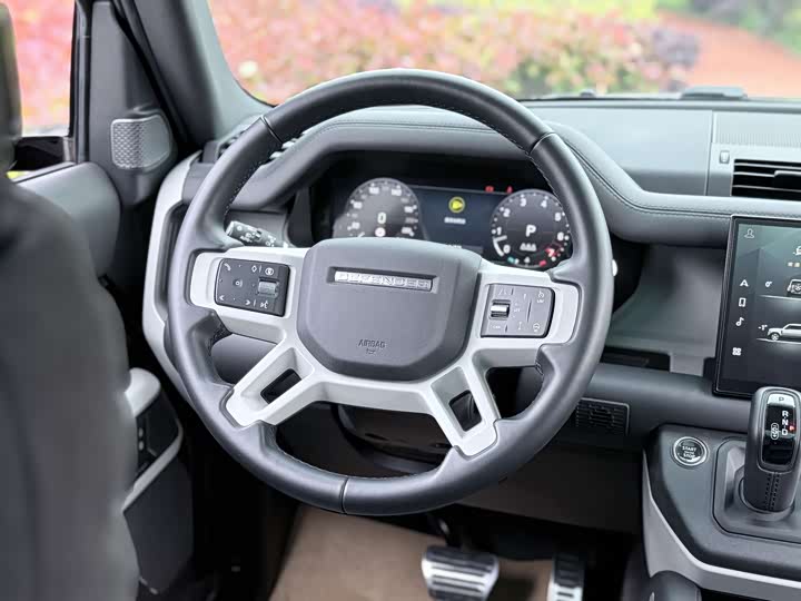 Land Rover Defender — фото 16