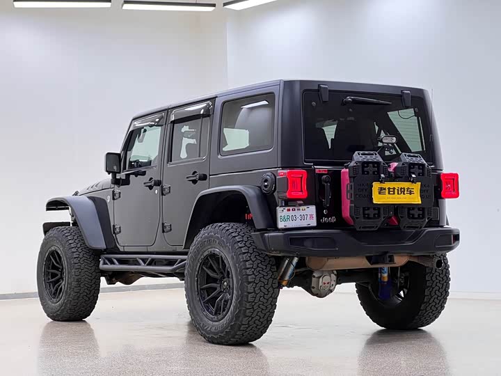 Jeep Wrangler — фото 5