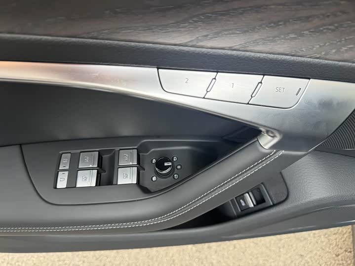 Audi A6L 2023 55 TFSI quattro — фото 13