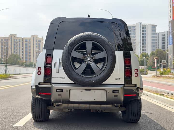Land Rover Defender — фото 11