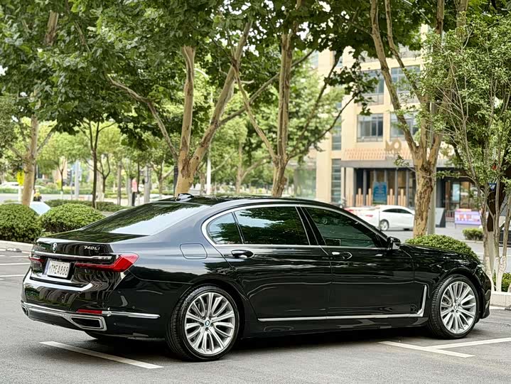 BMW 7 Series 740Li продвинутая люкс-пакет — фото 10
