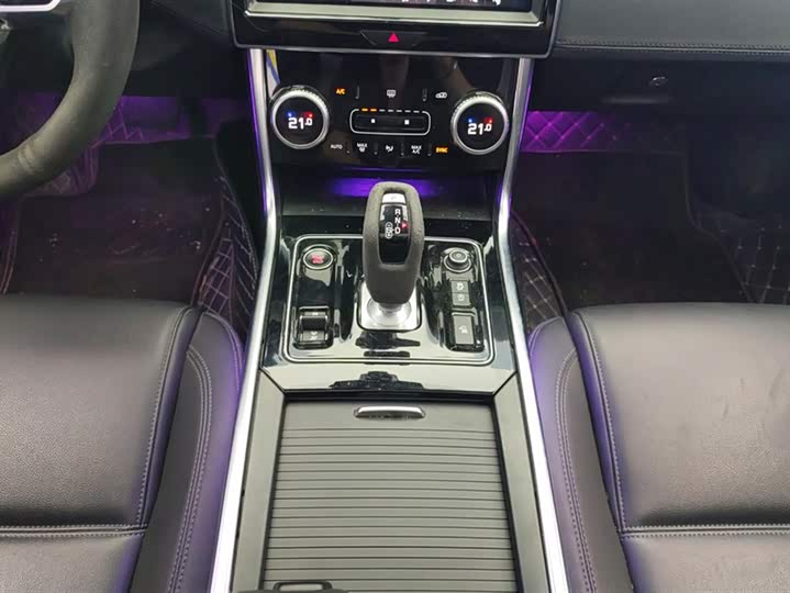 Jaguar XEL 2020 2.0 T 200 PS S — фото 16