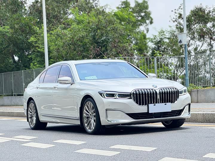 BMW 7-Series 2019 M 760 Li x Drive V 12 — фото 2
