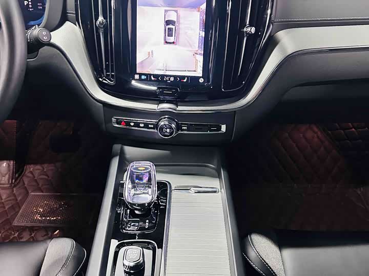 Volvo XC60 Hybrid 2025 Hybrid 4 WD — фото 13