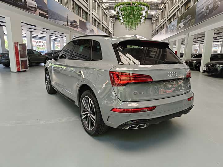 Audi Q5L 2025 40 TFSI — фото 4