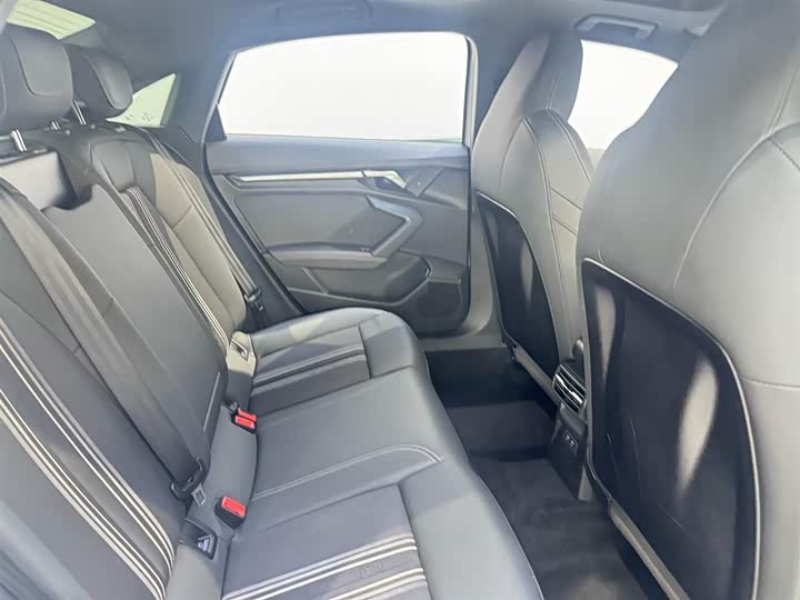 Audi A3 2024 A 3 L Limousine 35 TFSI Sport — фото 8