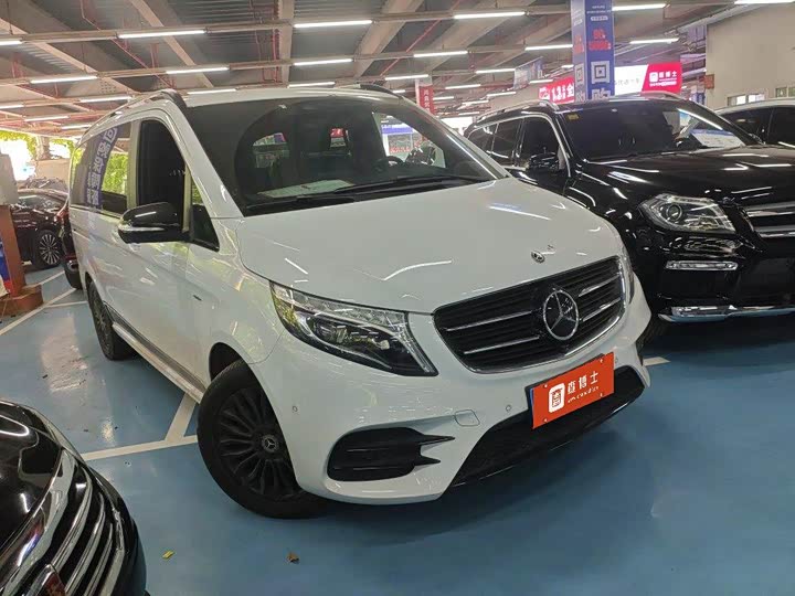 Mercedes-Benz V-Class 2018 V 260 AMG V — фото 3