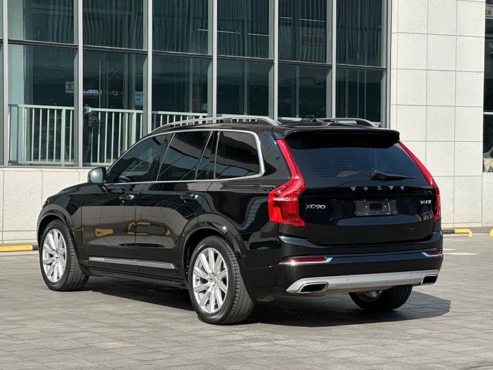 Volvo XC90 2018 T 6 7 — фото 27