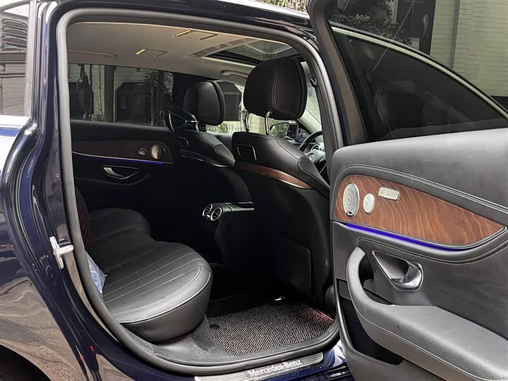 Mercedes-Benz E-Class 2016 E 300 L — фото 16