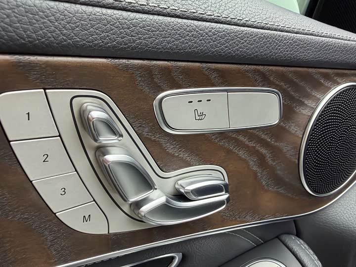 Mercedes-Benz GLC 2016 GLC 300 4 MATIC — фото 13