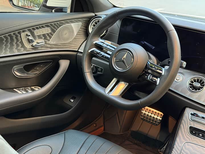 Mercedes-Benz CLS 2023 CLS 300 Luxury — фото 11