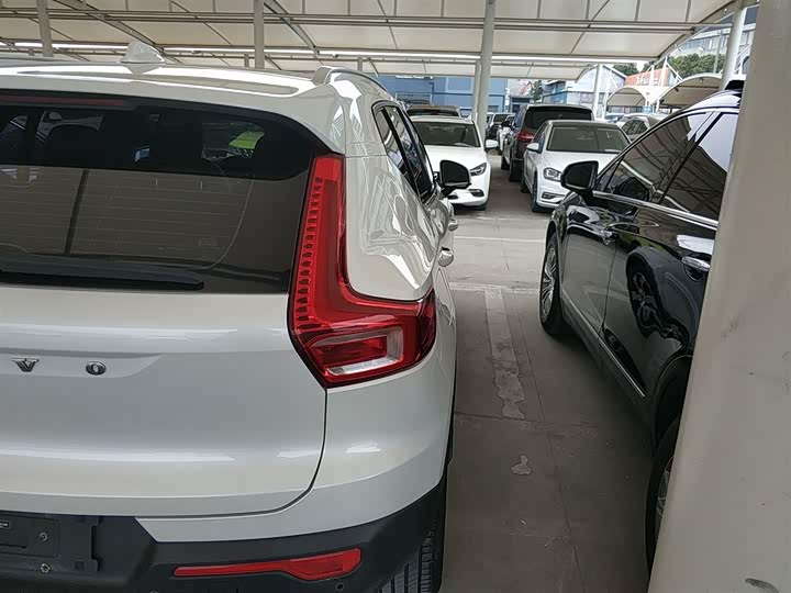 Volvo XC40 2020 T 3 — фото 24