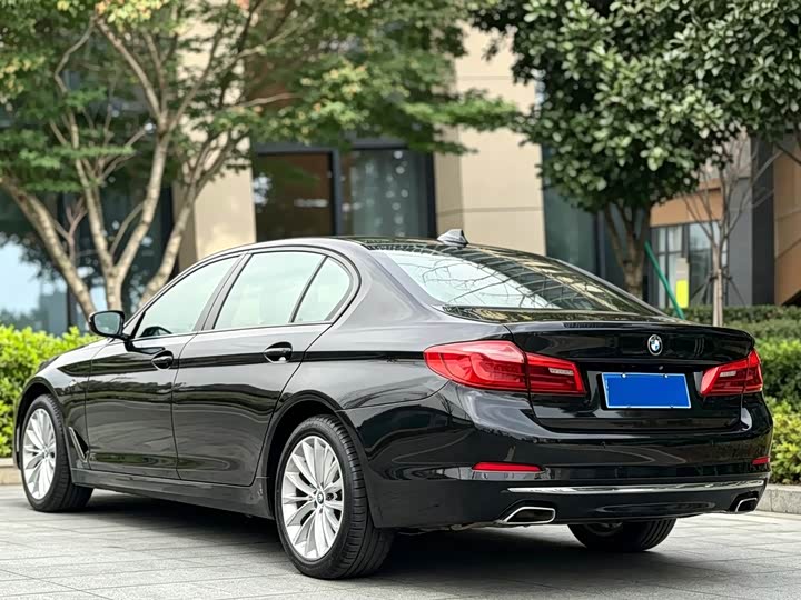 BMW 5 Series 525Li люкс-пакет — фото 11