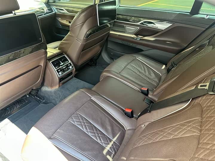 BMW 7 Series 730Li премиум — фото 9