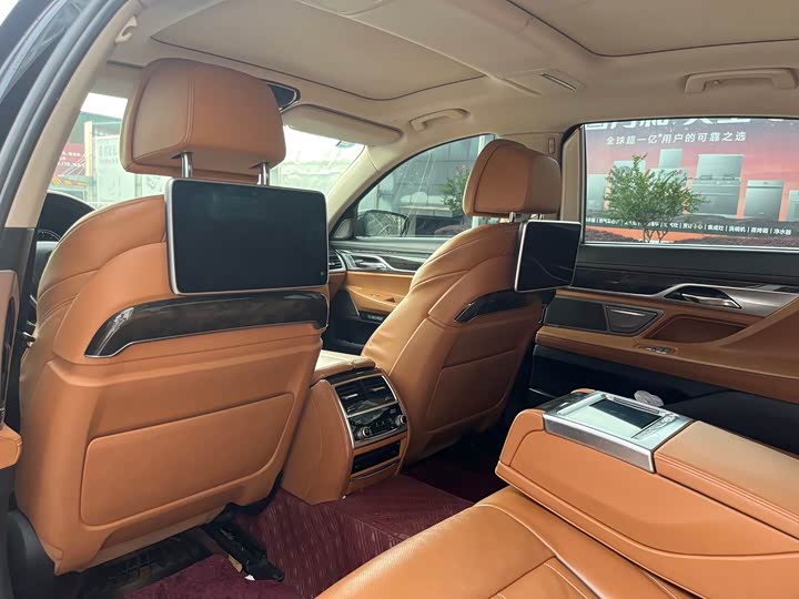 BMW 7 Series 740Li продвинутая — фото 4