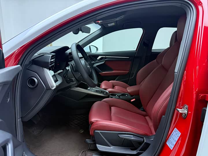 Audi A3 2021 A 3 L Limousine 35 TFSI — фото 4