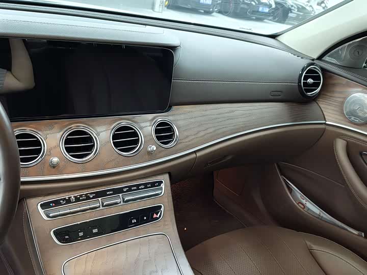 Mercedes-Benz E-Class рестайлинг E 300 L стиль — фото 12