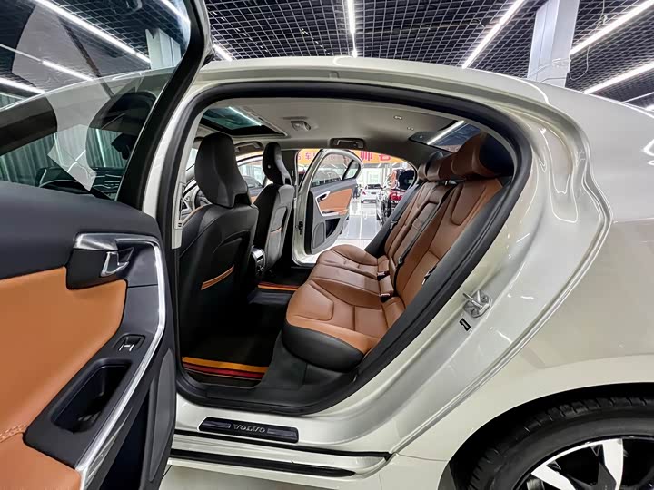 Volvo S60 2019 S 60 L T 3 — фото 13