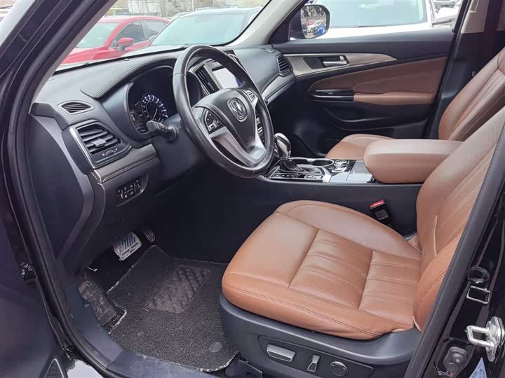 Changan CS95 2017 2.0 T 2 WD — фото 15