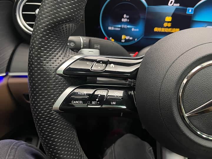 Mercedes-Benz E-Class 2022 E 260 L Sport — фото 19