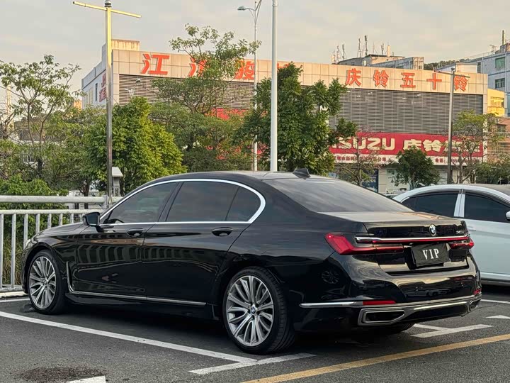BMW 7-Series 2016 740 Li Leading — фото 9