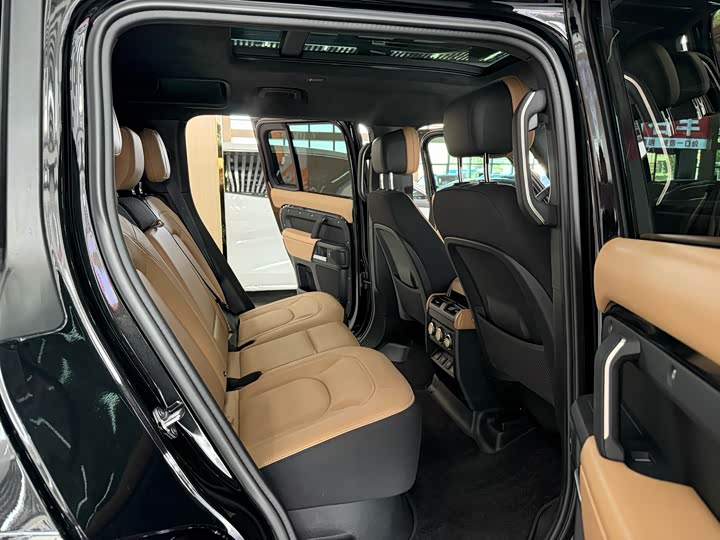 Land Rover Defender — фото 12