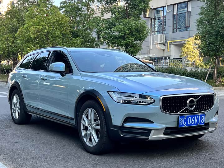 Volvo V90 2017 Cross Country T 5 AWD — фото 3