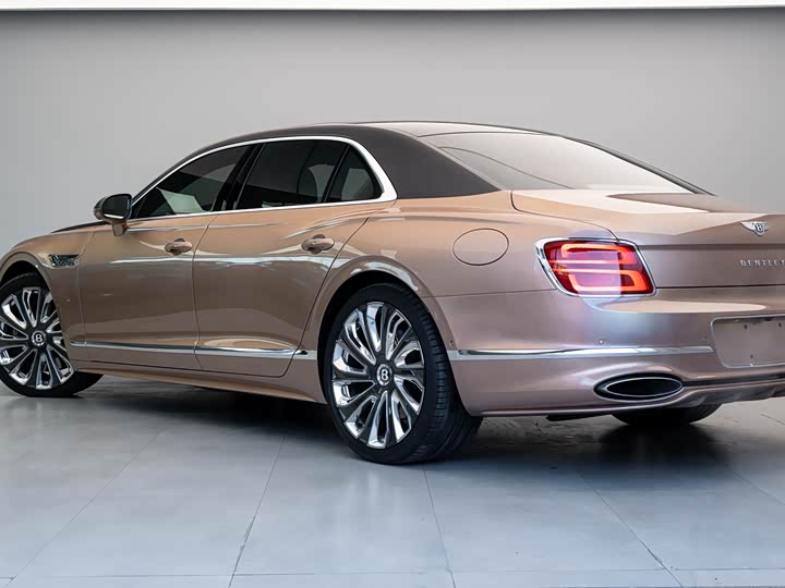 Bentley Flying Spur — фото 20