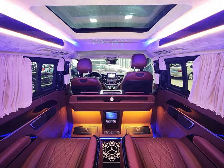 Mercedes-Benz V-Class 2018 V 260 L VI — фото 7