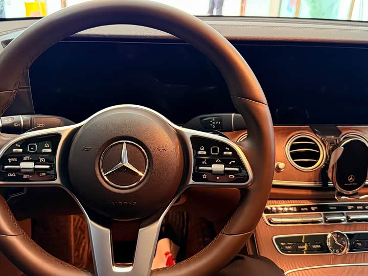 Mercedes-Benz E-Class 2020 E 300 L — фото 9