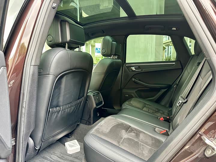 Porsche Macan 2020 Macan 2.0 T — фото 8